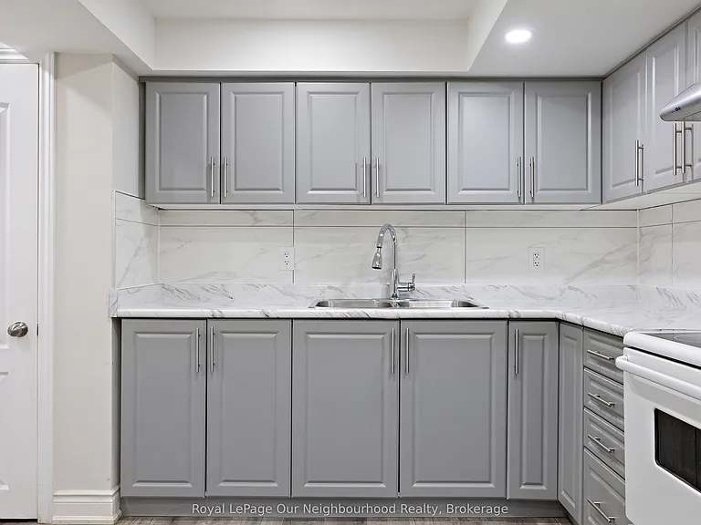 206 Sunny Meadow Blvd #BASEMENT — Photo 6