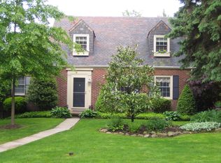 9534 Woodcrest Rd, Pittsburgh, PA 15237