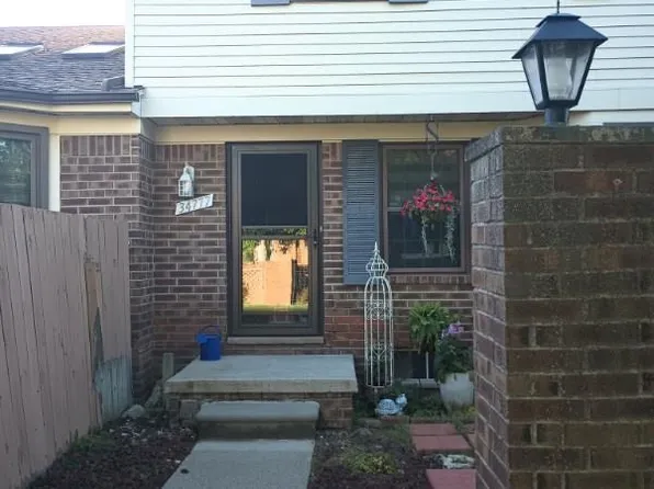 34777 Wilma Ct, New Baltimore, MI 48047