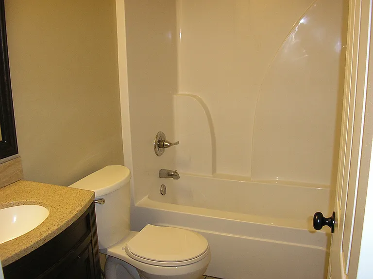 210 Crow Ave #B — Photo 7