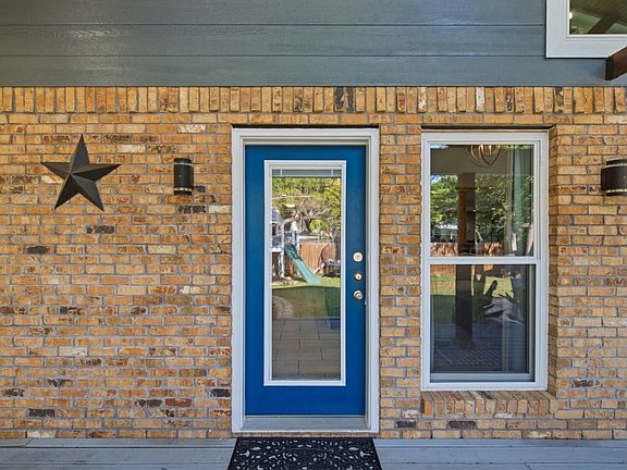 3rd image of 2116 Stonegate Dr N