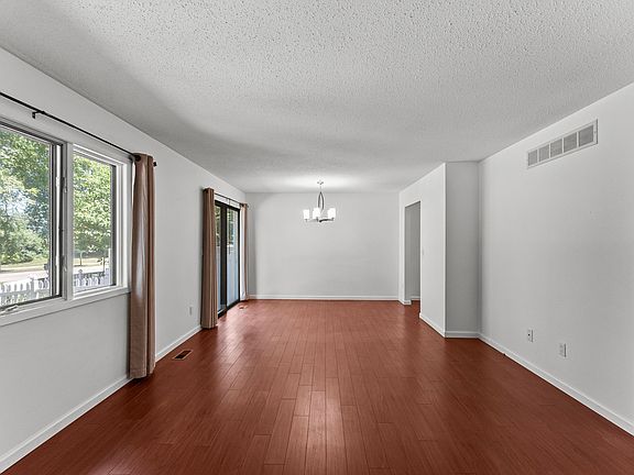 4th image of 3760 Eastwood Ct