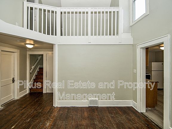 4th image of 487 Crouse St