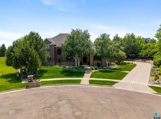 2601 W Latigo Cir, Sioux Falls, SD 57108