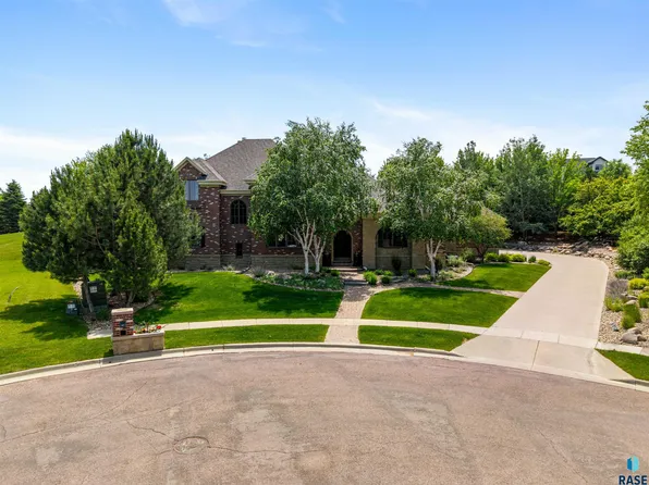 2601 W Latigo Cir, Sioux Falls, SD 57108