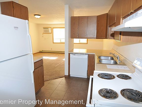 3rd image of 605 15th St S