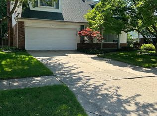 1611 Edsel St, Trenton, MI 48183