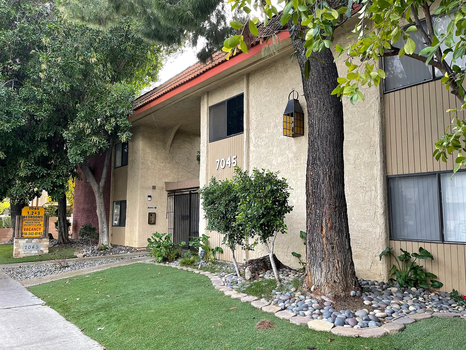 Etiwanda Apartments — Photo 1