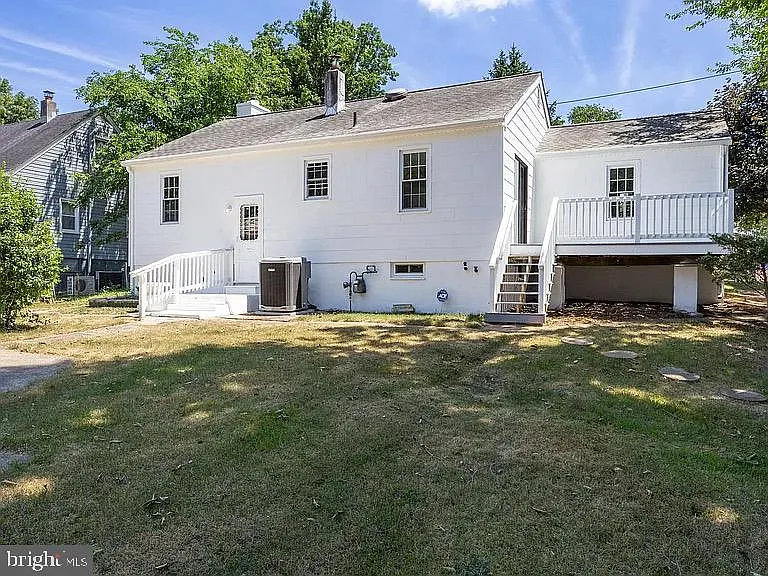 217 Chestnut St — Photo 11