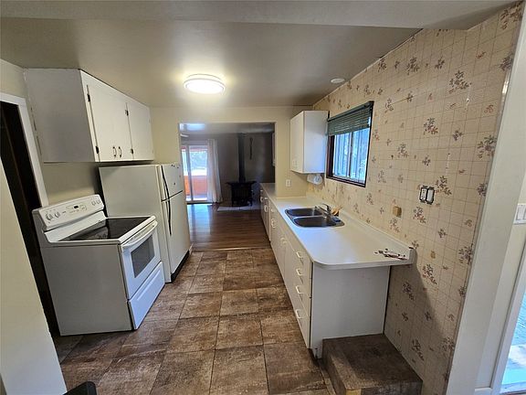 5th image of 404 Haywood Rd