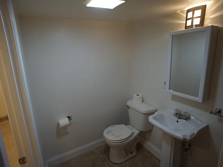 907 Lemmon St — Photo 40