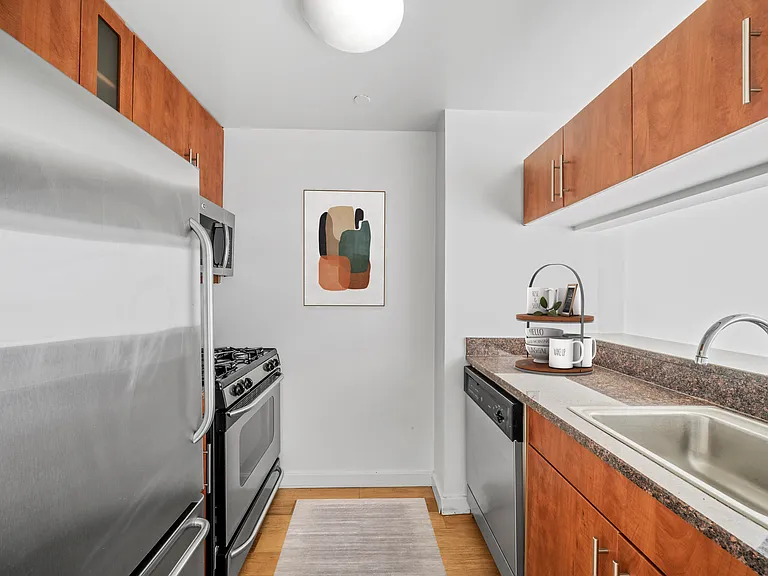 260 W 54th St #31B — Photo 3