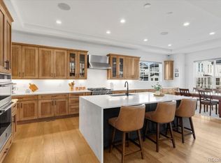 6742 S Waterloo Ct, Aurora, CO 80016