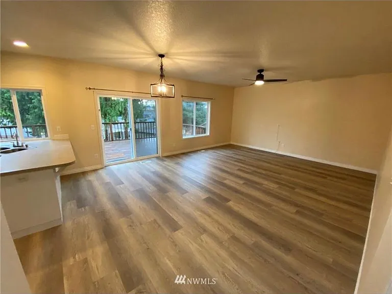 7209 33rd Ave NE — Photo 6