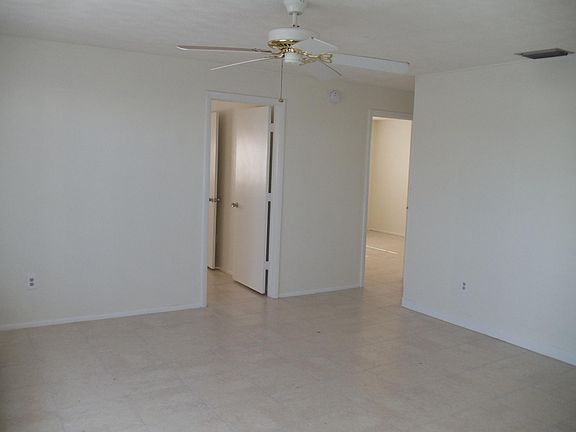 5th image of 2939 Renee Ct