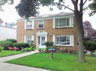 414 N 92nd St, Milwaukee, WI 53226