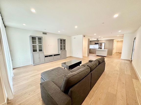 4th image of 1553 Armacost Ave APT 102