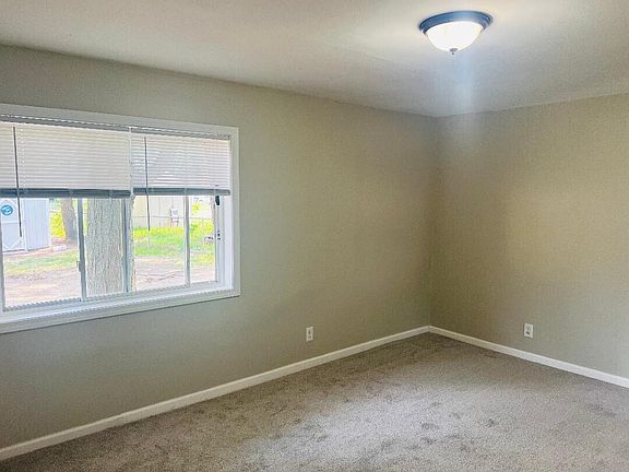 4th image of 2606 Caledonia Ct