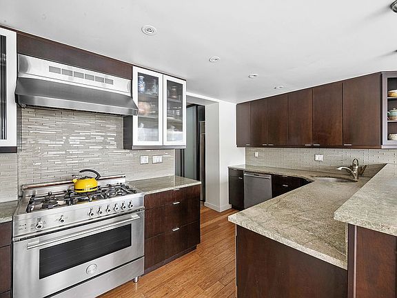 4th image of 140 W End Ave #11CD