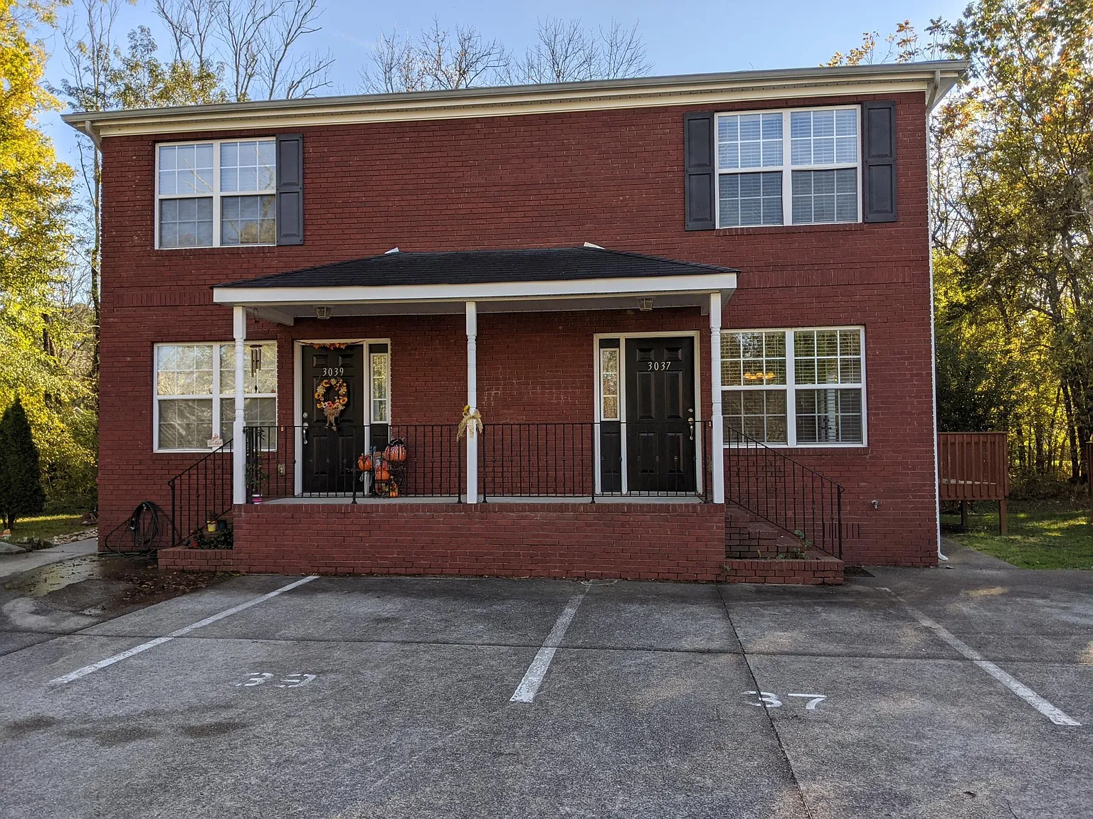 3 bed, 1295 sqft, $1,400 — Photo 1
