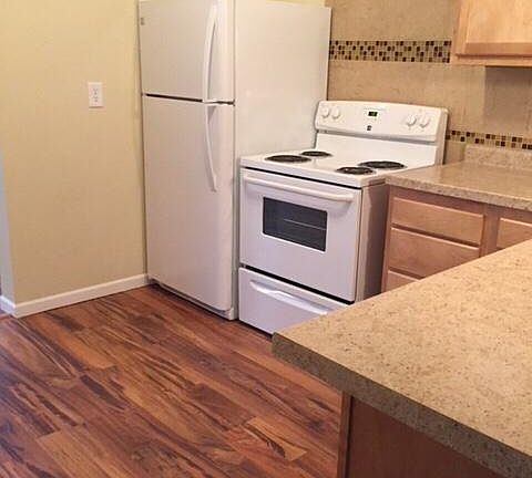5th image of 429 E Broadway St APT 5