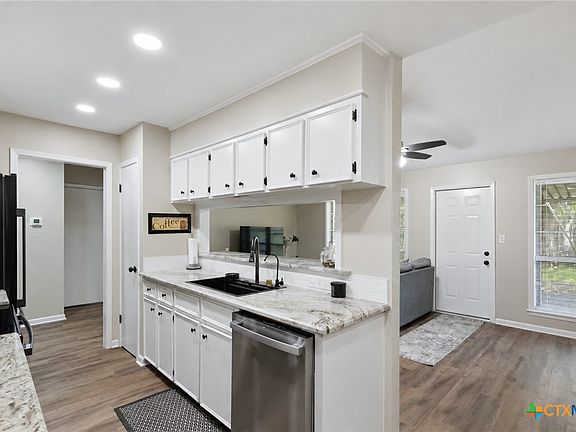 3rd image of 204 Timberlane Dr
