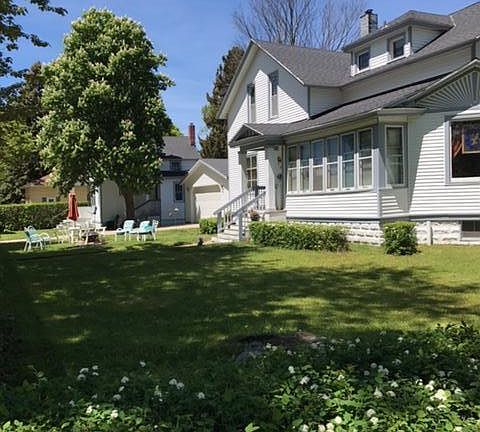 2nd image of 802 Pere Marquette St