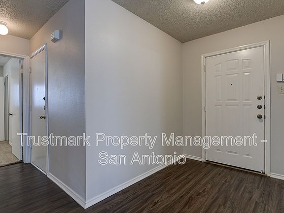 3rd image of 3313 Fresno Pl