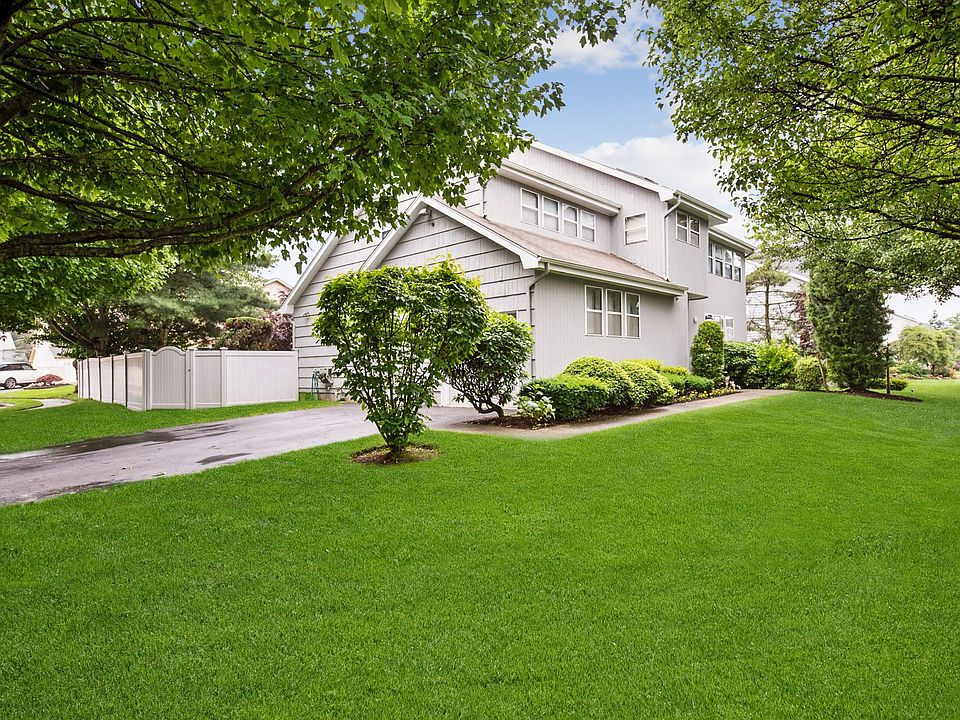 1st image of 22 Daffodil Dr