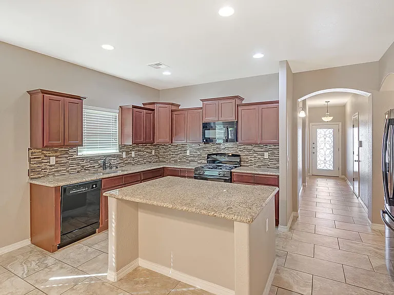 7124 N Skies Ln — Photo 3