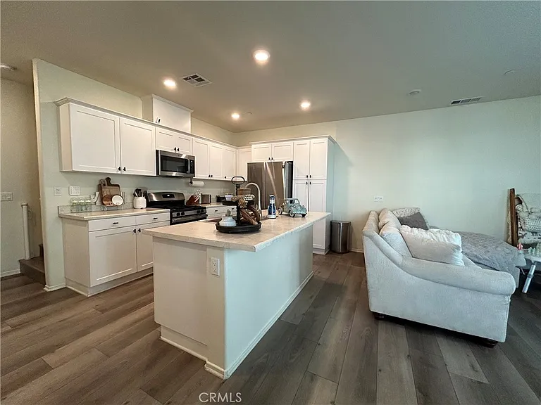 27375 Georgetown Dr — Photo 4