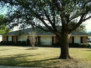 2326 Hill N Dale Dr, Irving, TX 75038