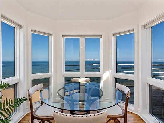 4th image of 330 Lake Dr Suite 27