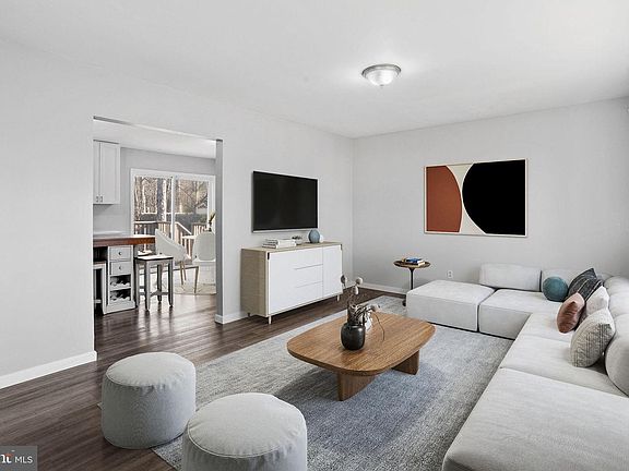 2nd image of 315 W Virginia Rd