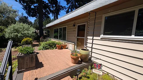 704 N 163rd St Photo 1 704 N 163rd St Photo 1
