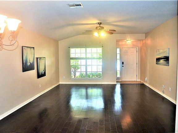 3rd image of 2411 Claudia Dr