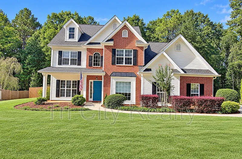 4 bed, 2.5 bath, 2220 sqft, $2,850 — Photo 2