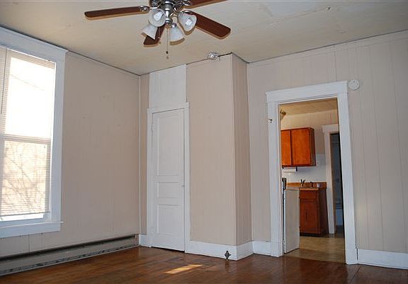 Living Room/Bedroom