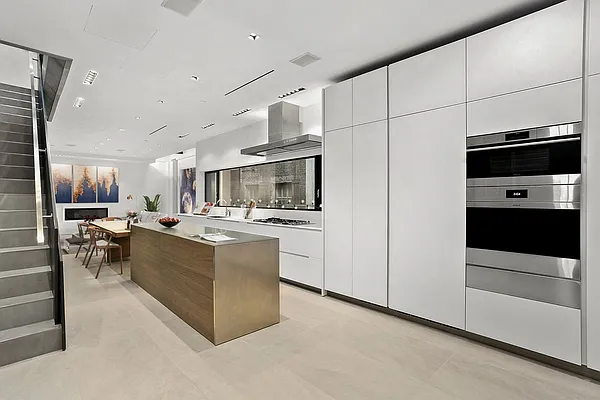 Rented by Compass | media 55