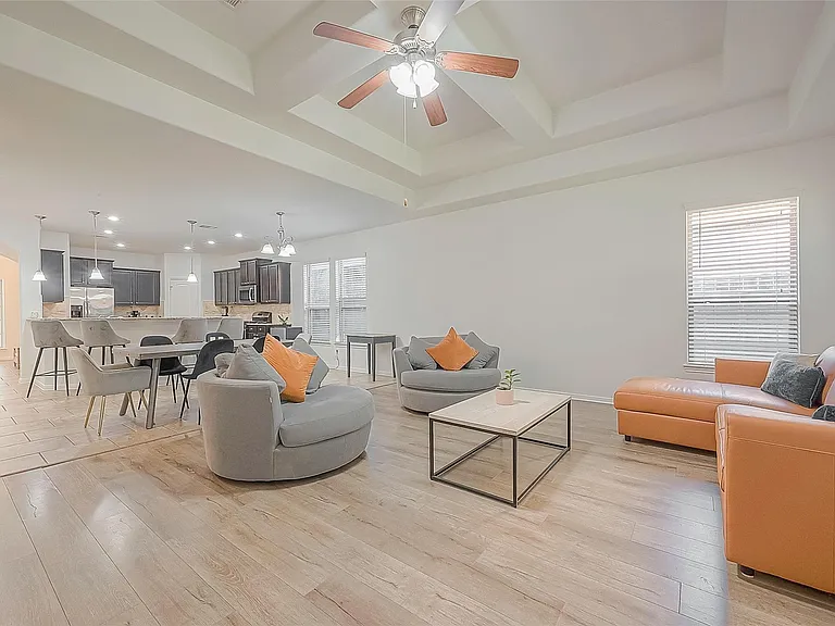 8722 Adrienne Dr — Photo 19