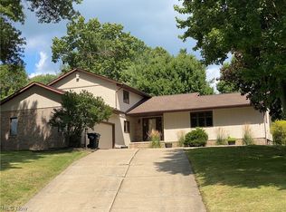 1205 Hilltop Rd NW, New Philadelphia, OH 44663