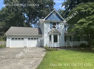 6005 Fairfield Oaks Ln, Pfafftown, NC 27040