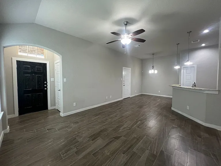 1119 Creekside Orch — Photo 3