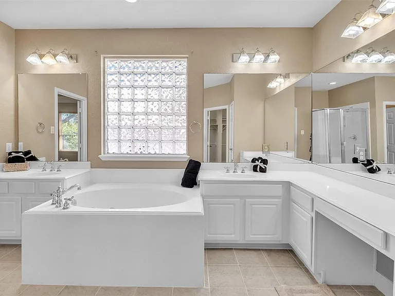 5303 Riverstone Crossing Dr — Photo 20