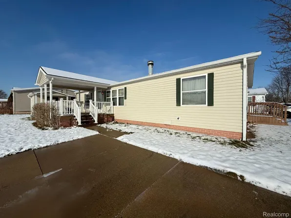 8737 Daniel Dr, Newport, MI 48166