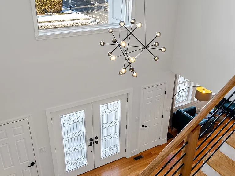 148 Lexington St — Photo 8