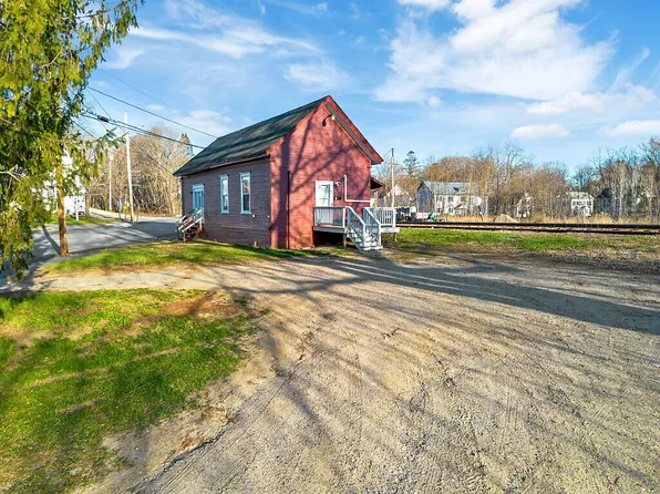 63 Elm Street, Mechanic Falls, ME 04256