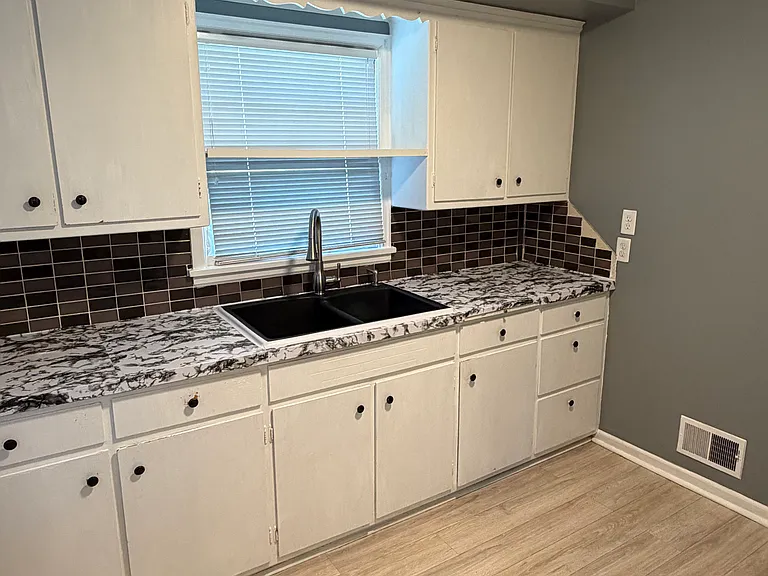 3903 Y St — Photo 14