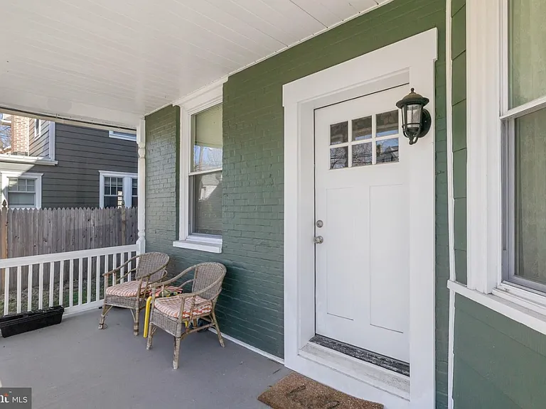 204 W Redman Ave #1 — Photo 7
