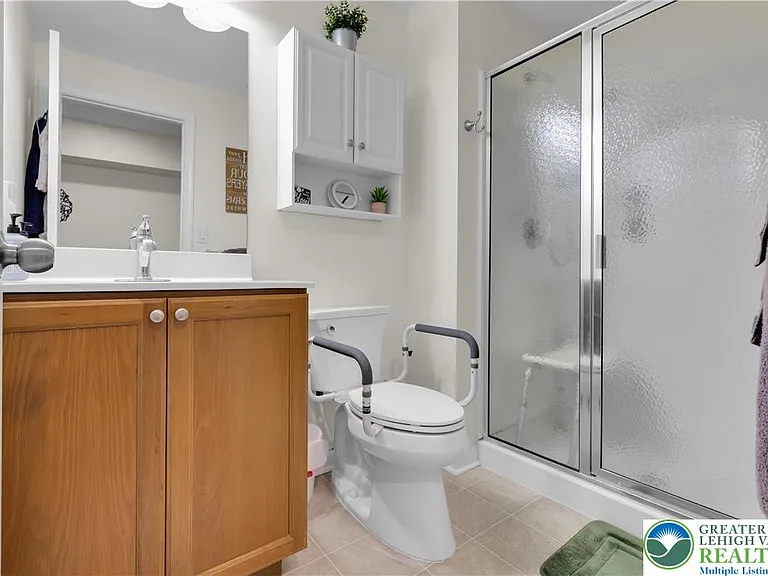 991 King Way — Photo 48